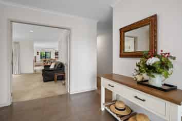 61 Glenmonarch Place, Pyes Pa