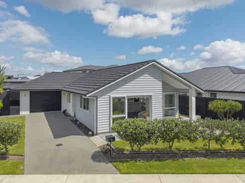 3 Hanlow Place, Pyes Pa