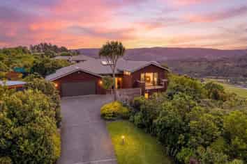 71 Mt Marua Way, Mount Marua
