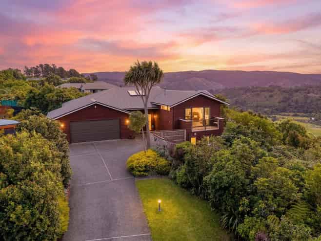 71 Mt Marua Way, Mount Marua