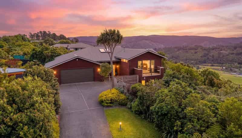 71 Mt Marua Way, Mount Marua