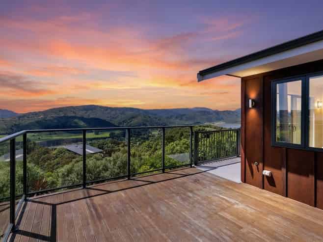 71 Mt Marua Way, Mount Marua