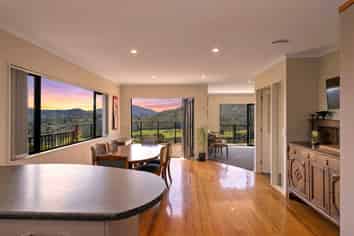 71 Mt Marua Way, Mount Marua