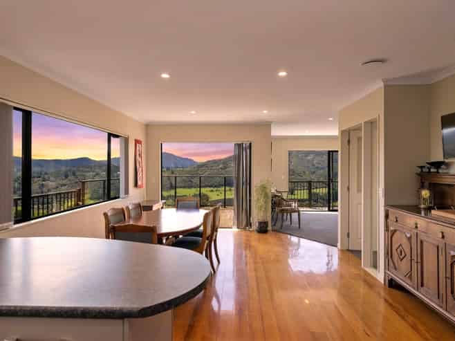 71 Mt Marua Way, Mount Marua