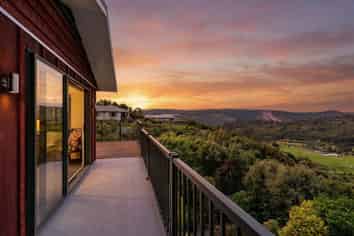 71 Mt Marua Way, Mount Marua
