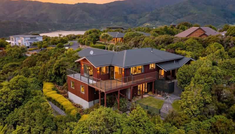 71 Mt Marua Way, Mount Marua