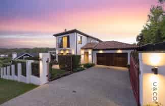 8 Tauwaka Crescent, Riverhead