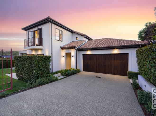 8 Tauwaka Crescent, Riverhead