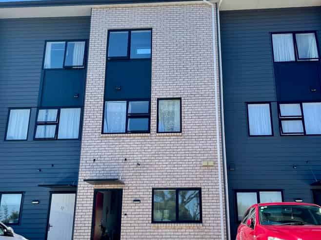 28 Tuaiwi Street, Manukau