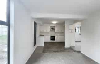 1/338 Royal Road, Massey