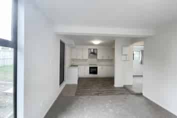 1/338 Royal Road, Massey