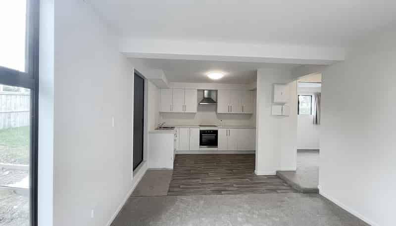 1/338 Royal Road, Massey