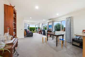 37/1 Piriti Drive, Te Atatu Peninsula