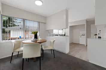 1/8 Edgewater Drive, Pakuranga