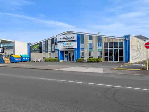 Gill Street Workshop / Showroom - Prime CBD