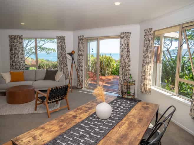 8 Torsby Road, Coopers Beach