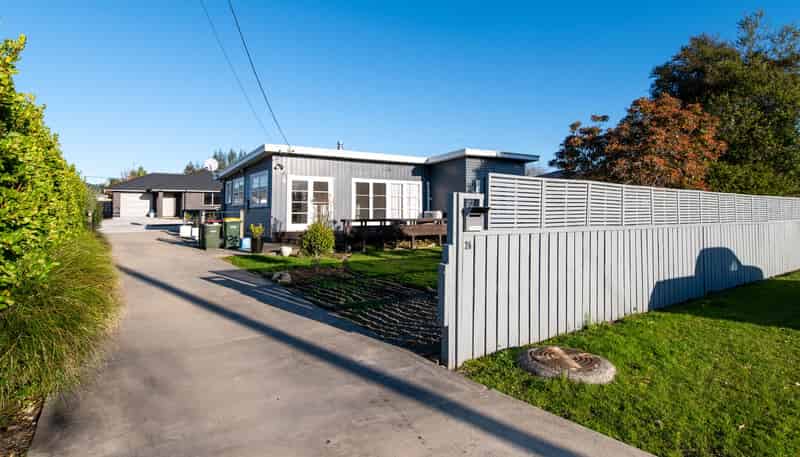 26 Charles Road , Holdens Bay