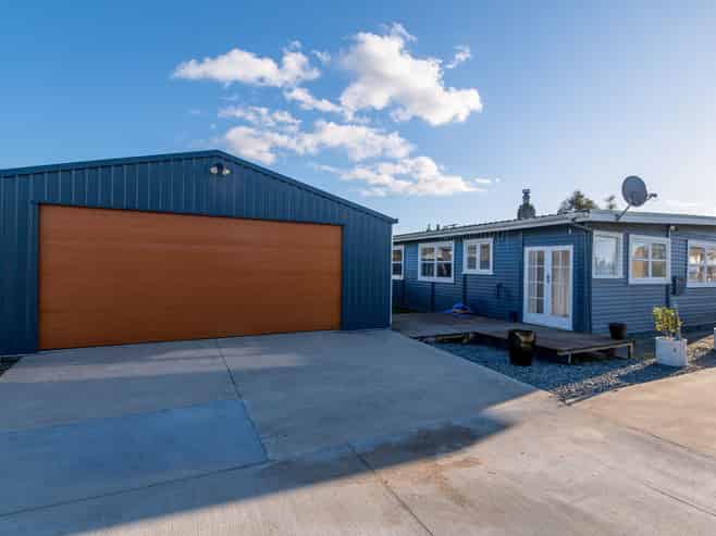 26 Charles Road , Holdens Bay