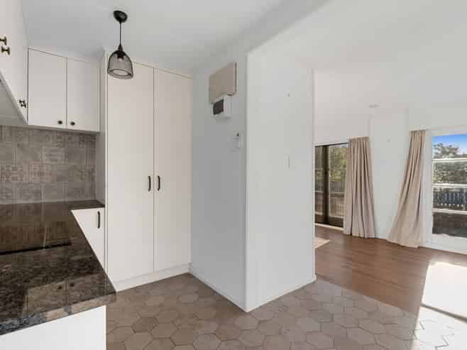 26 Charles Road , Holdens Bay