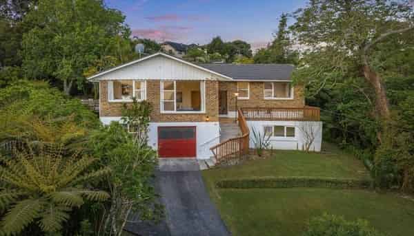 30 Heathcote Road, Castor Bay