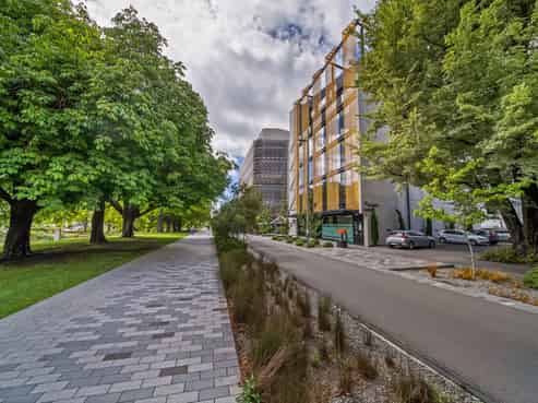 Premier Riverfront Asset - Vacant Possession