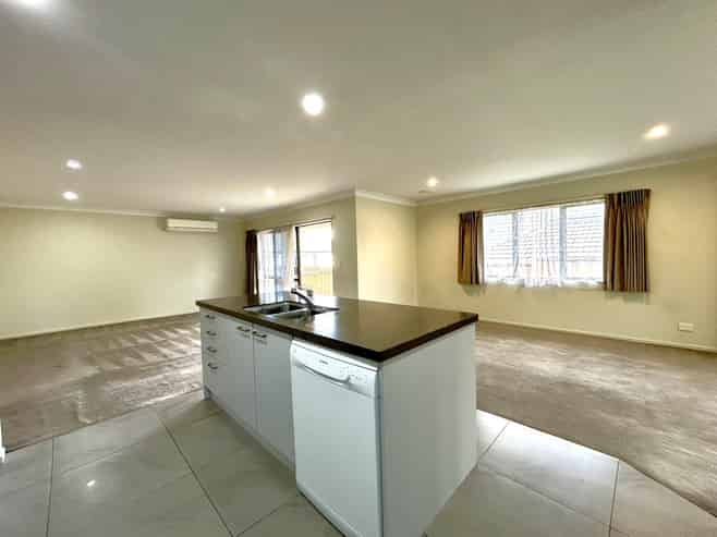 13 Muirlea Drive, Flat Bush