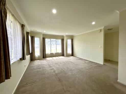 13 Muirlea Drive, Flat Bush