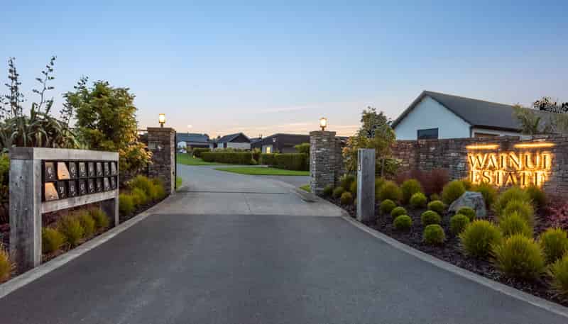 53 Grayson Road, Wainui