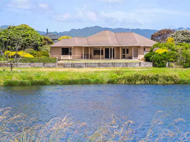 11 Marewa Place, Waikanae Beach