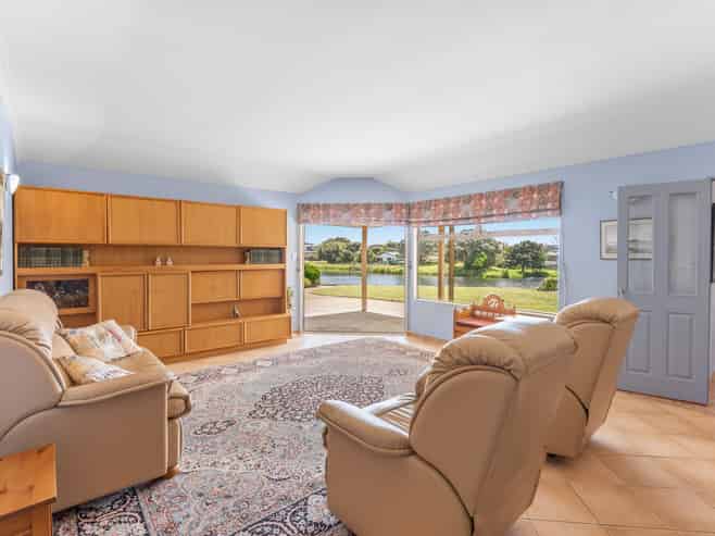 11 Marewa Place, Waikanae Beach