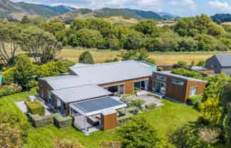 3 Bressay Way, Waikanae