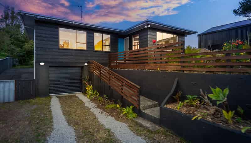 21 Dale Road, RAUMATI SOUTH