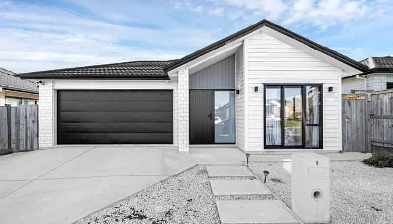 8 Lusitano Drive, Karaka