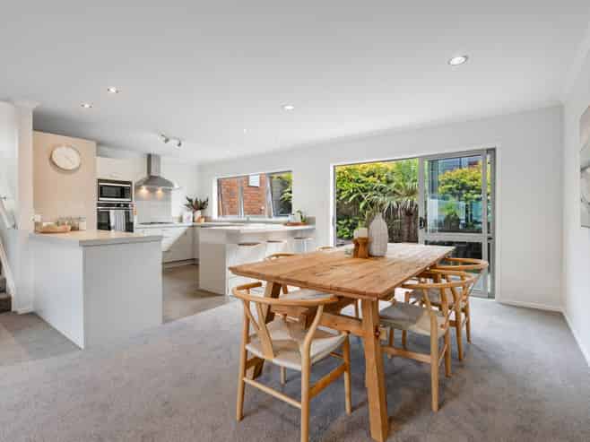 4 Barnacle Rise, Red Beach