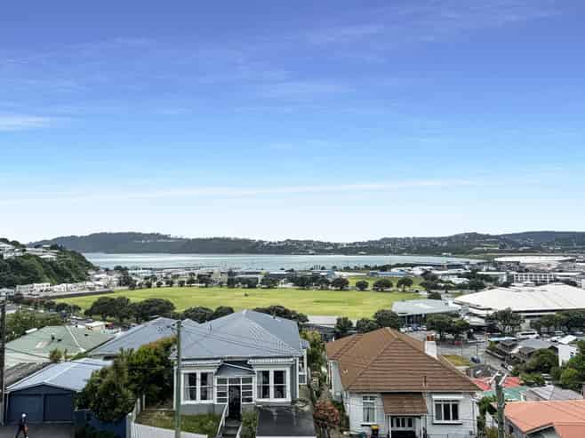 6 Crawford Road, Kilbirnie