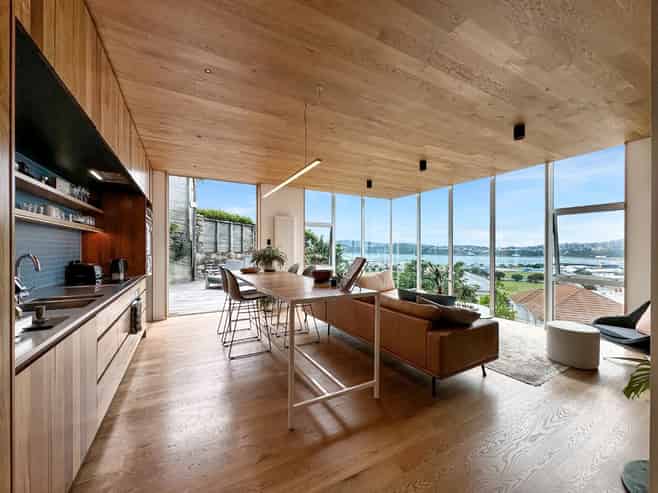 6 Crawford Road, Kilbirnie