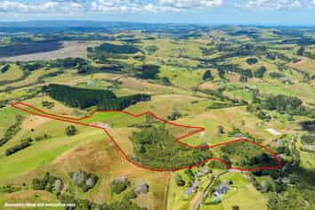 90 Valley Road, Waitoki