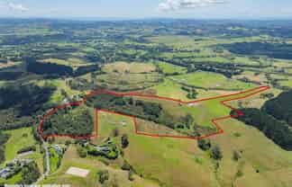 90 Valley Road, Waitoki