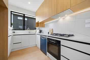 31 Range View Road, Mount Albert