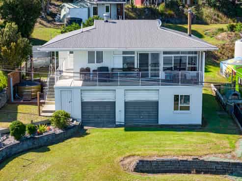 14 Bayview Road, Pouto