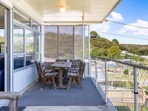 14 Bayview Road, Pouto