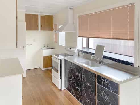 1/2 Kirkcaldy Street, Petone