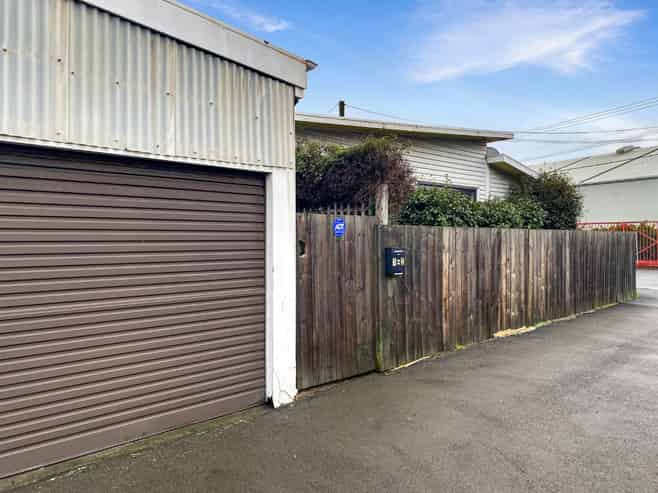 1/2 Kirkcaldy Street, Petone