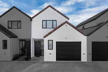 2/25 Kellaway Drive, East Tamaki