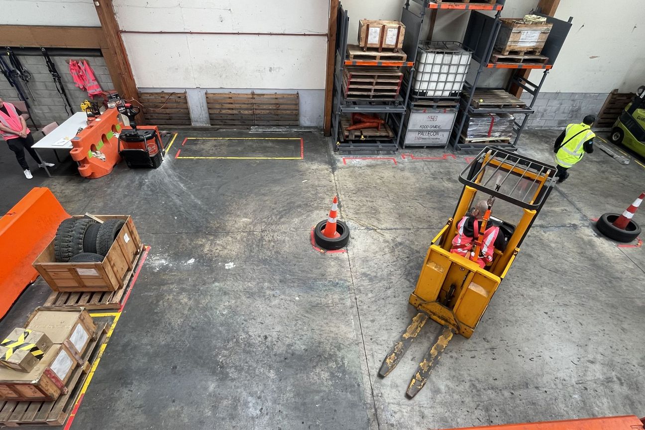 Heavy Industry with Dual Roller Door - Vista 3