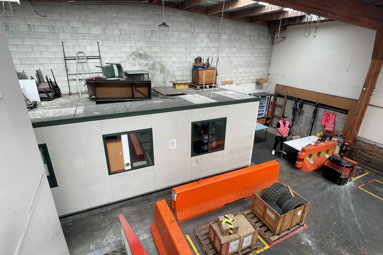 Heavy Industry with Dual Roller Door - Vista 4
