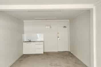 Compact retail opportunity on Bay Road