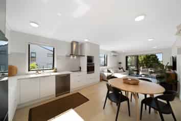 101/1A Derna Road, Panmure