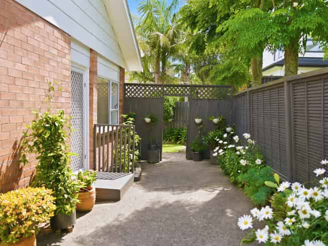 2/154 East Coast Road, Forrest Hill