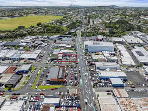 High-profile New Lynn investment opportunity